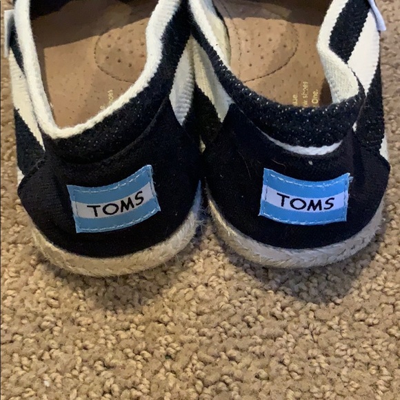 Toms - Picture 2 of 4